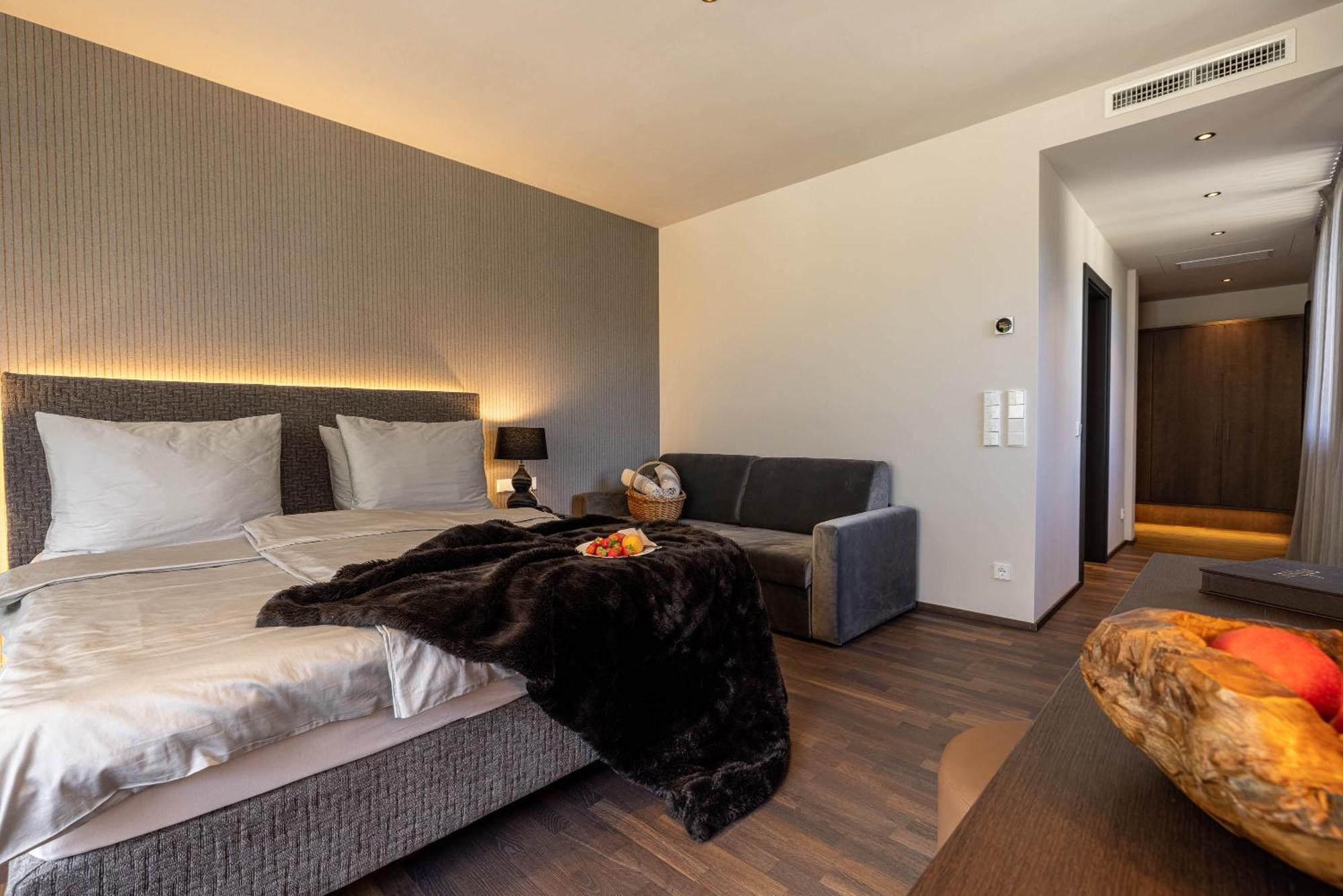 Hotel Finkenhof - Feel At Home Schenna Εξωτερικό φωτογραφία